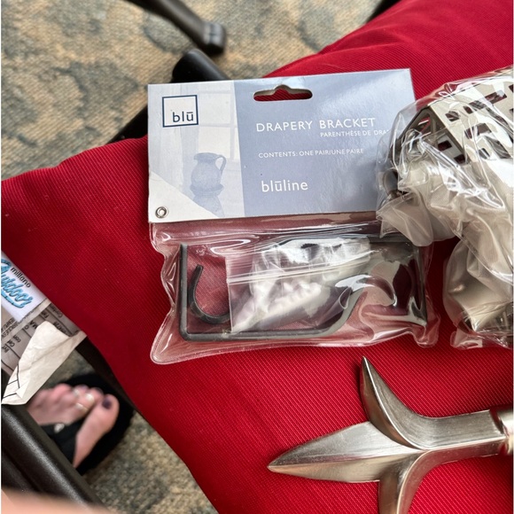 Drapery Rod Finials and Brackets - Picture 1 of 11